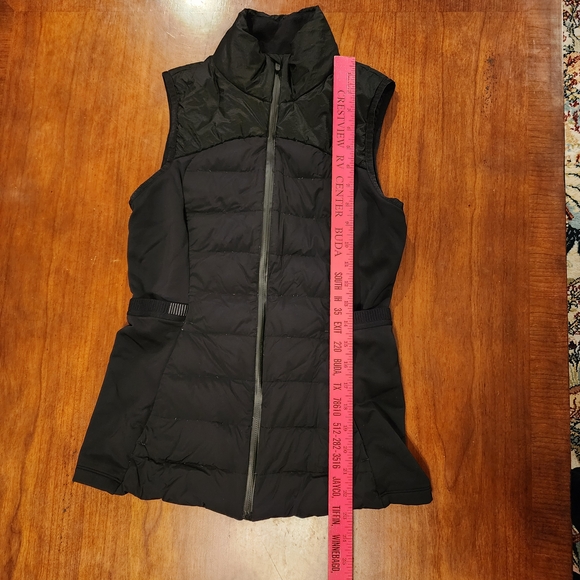 Lululemon Down For It All Women's Black Puffer Vest - Picture 3 of 8
